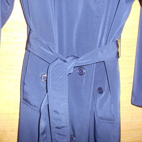 Women's Trench Raincoat - Picture 4 of 5
